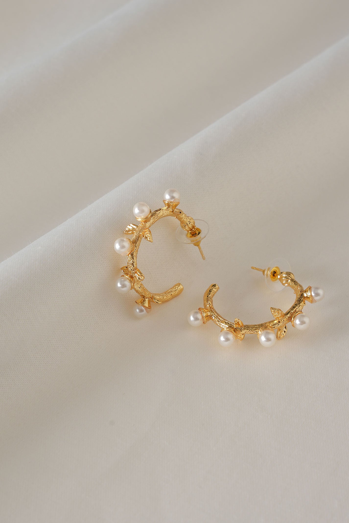 HELEN PEARL EARRINGS