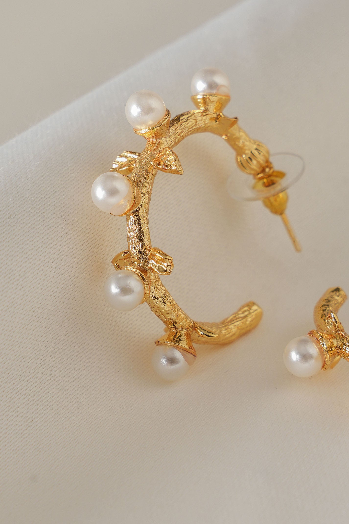 HELEN PEARL EARRINGS